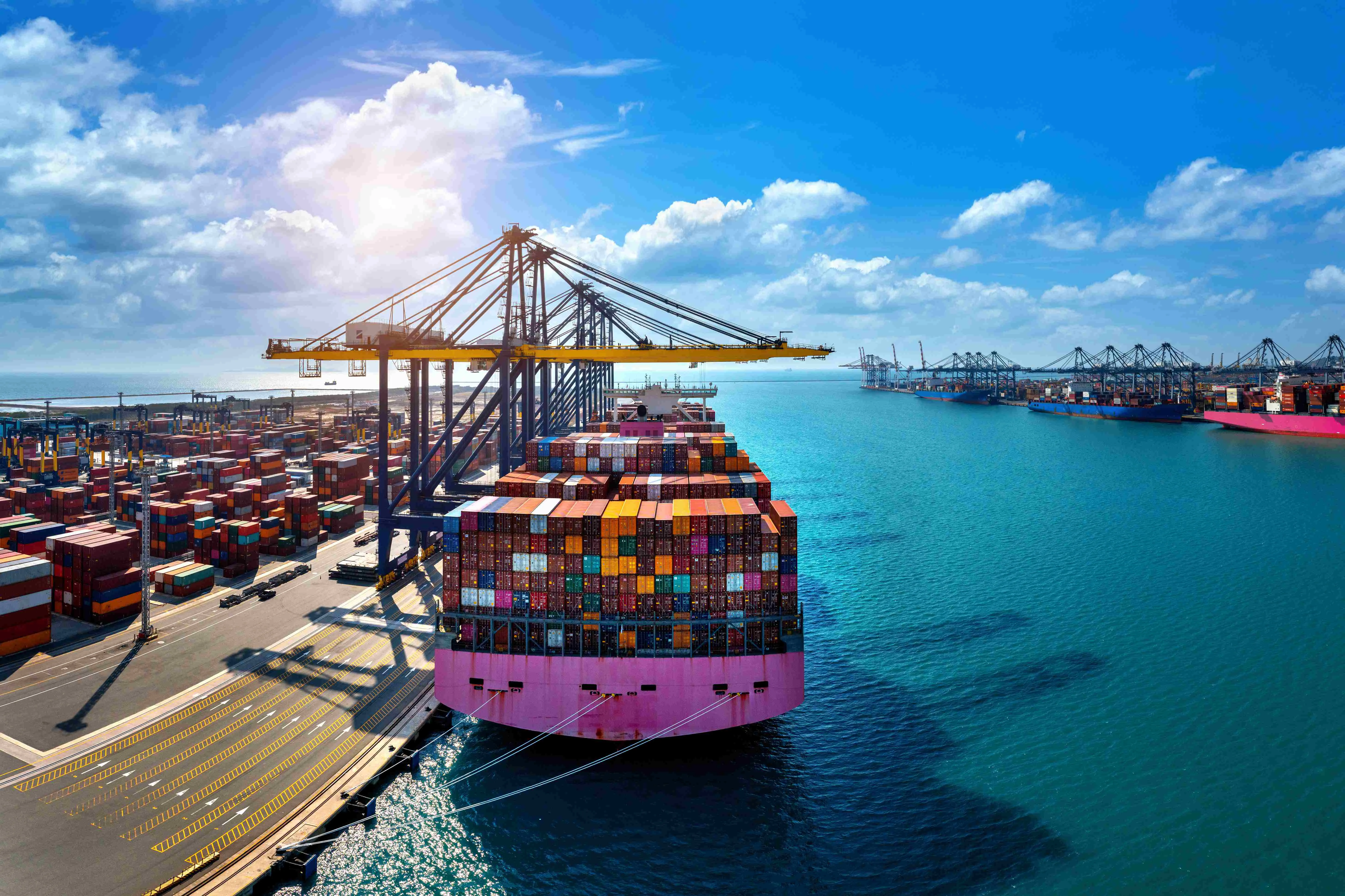 Enhancing Maritime Connectivity: OneWeb’s Role in the Shipping Industry